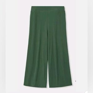 Torrid Green Wide Leg Casual Elastic Waist Crop Capri Pants Studio Knit